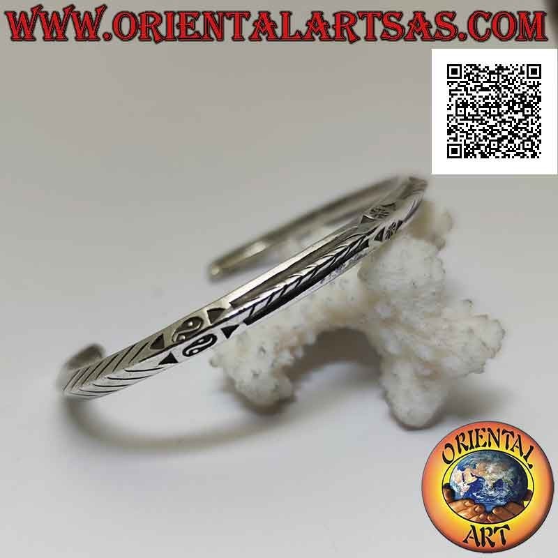 Bracciale rigido in argento 925‰ romboidale con yin yang Tao e linee oblique incise