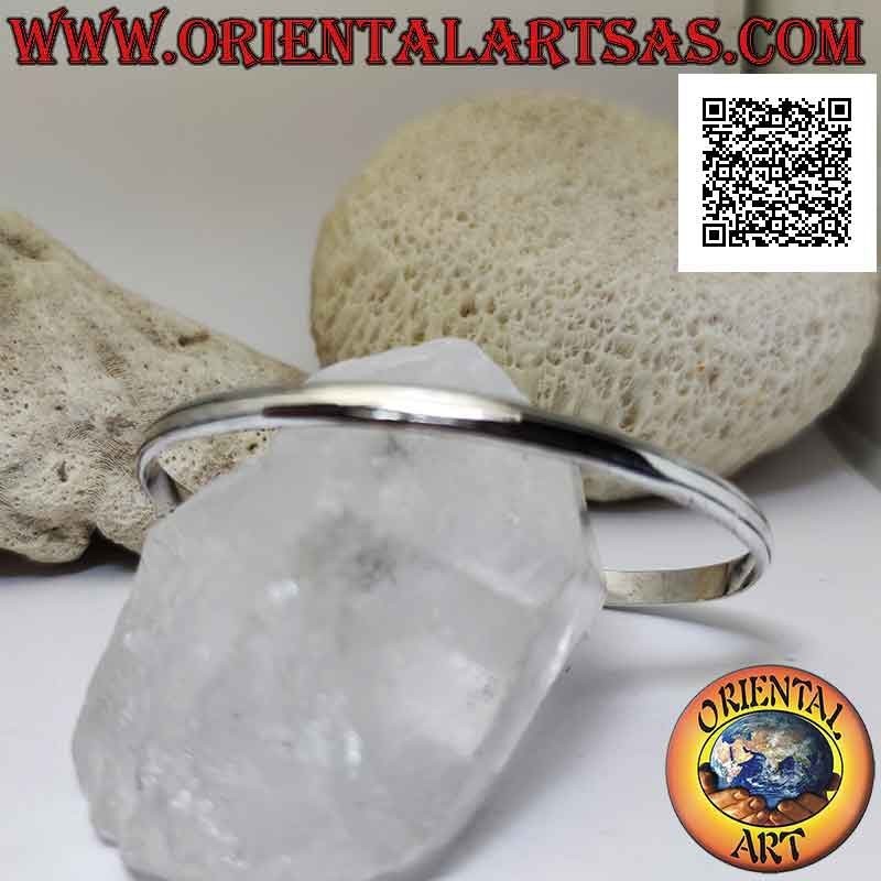 Bracciale rigido in argento 925‰ liscio leggermente bombato con doppia linea parallela incisa