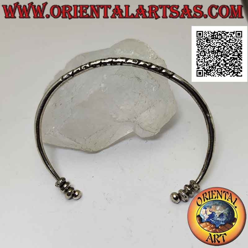 Bracciale rigido in argento 925‰ tondo con incisioni centrali e tris di ciambelline mobili sui terminali