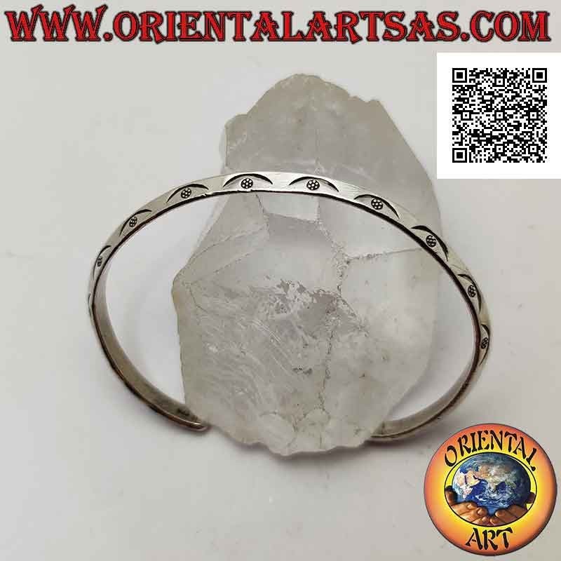 Bracelet rigide triangulaire en argent 925 ‰ avec bateaux et fleurs gravés