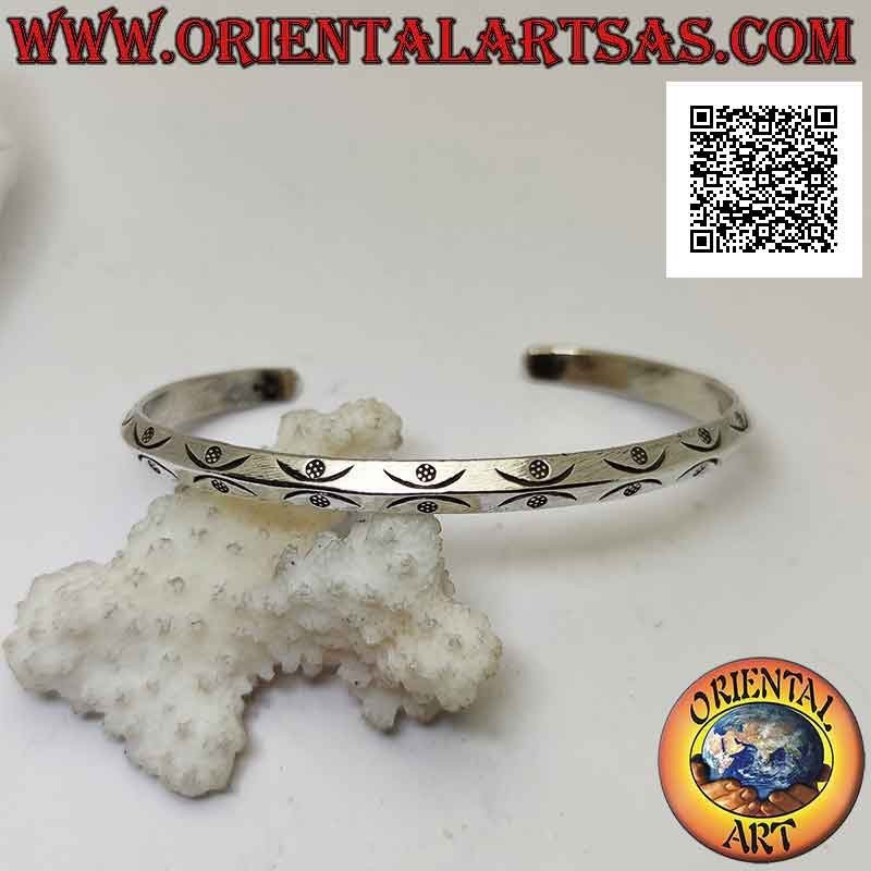 Pulsera rígida triangular de plata 925 ‰ con barcos y flores grabadas