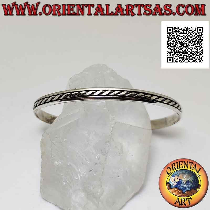 Bracelet rigide en argent 925 ‰ avec entrelacement de deux fils en bas-relief le long du centre