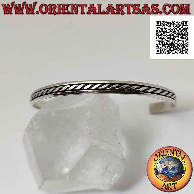 Rigid bracelet in 925 ‰ silver with interweaving of two wires in bas-relief along the center