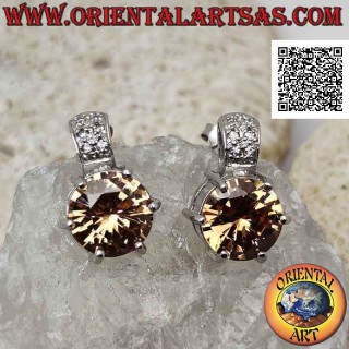 Boucles d'oreilles à lobes en argent avec ensemble de zircons champagne à facettes rondes et bande cloutée de zircons au-dessus