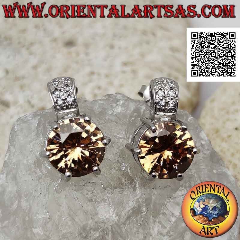 Boucles d'oreilles à lobes en argent avec ensemble de zircons champagne à facettes rondes et bande cloutée de zircons au-dessus