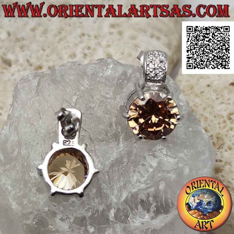 Orecchini in argento da lobo con zircone champagne tondo sfaccettato incastonato e fascia tempestata di zirconi sopra