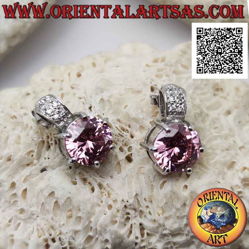 Boucles d'oreilles à lobes en argent avec un ensemble de zircons français à facettes rondes et une bande de zircons au-dessus