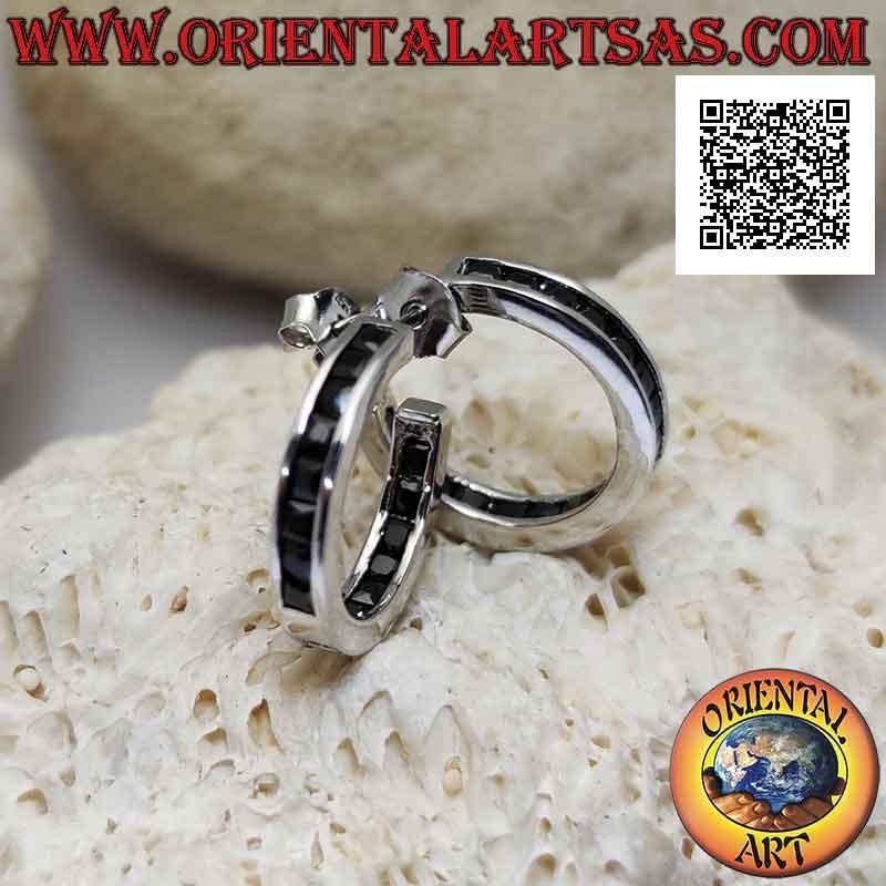 Einfacher quadratischer Kreis Silberohrringe mit 18 mm Reihe schwarzer Zirkone