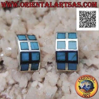 Pendientes de plata rectangulares curvos con seis cuadrados de pasta turquesa con borde liso
