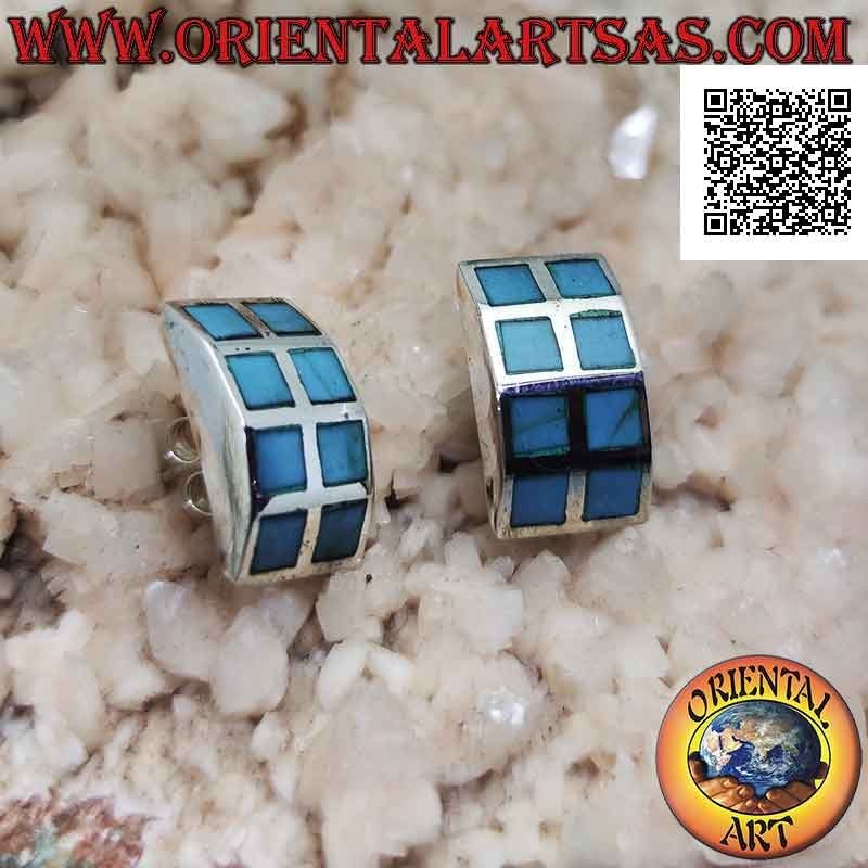 Boucles d'oreilles en argent rectangle incurvé avec six carrés de pâte turquoise avec bord lisse