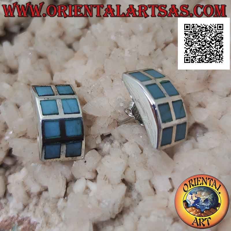 Pendientes de plata rectangulares curvos con seis cuadrados de pasta turquesa con borde liso