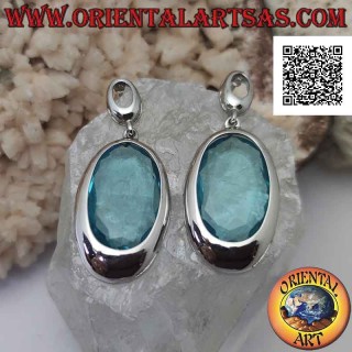 Pendientes lóbulos de plata con gran circonita azul ovalada facetada con alambre de borde liso