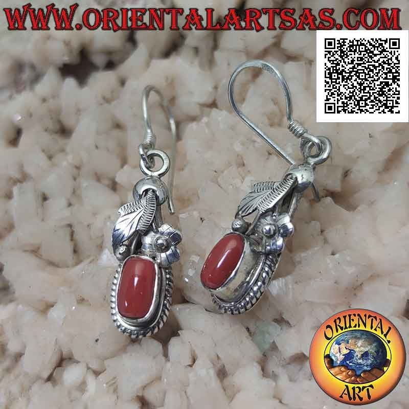 Boucles d'oreilles en argent avec corail antique ovale naturel entouré d'entrelacs et feuille avec fleur au-dessus