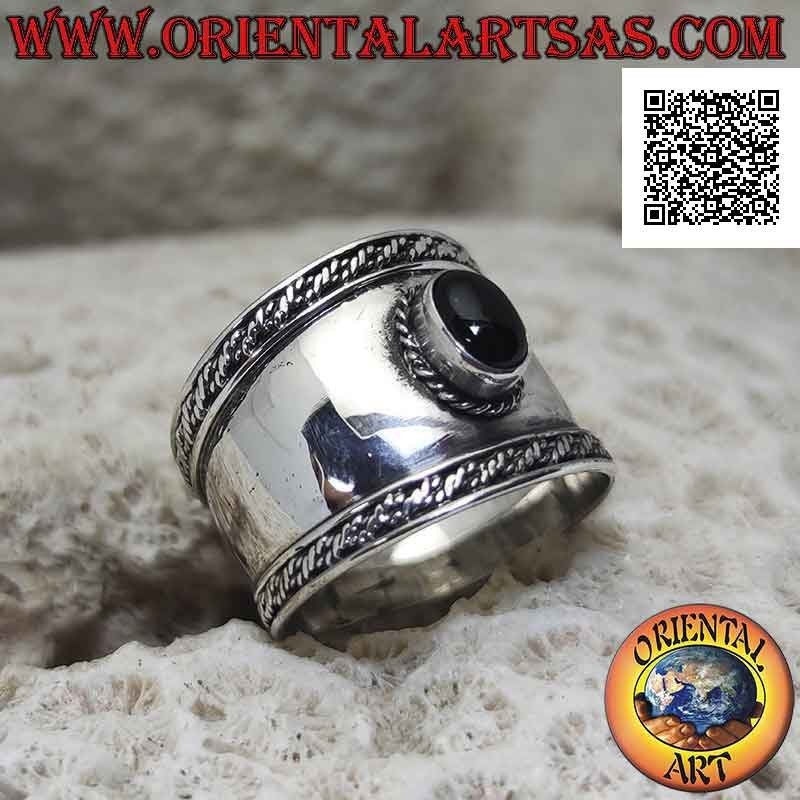 Anillo de plata de banda ancha con ónix ovalado y entrelazado en los lados, Bali (24)