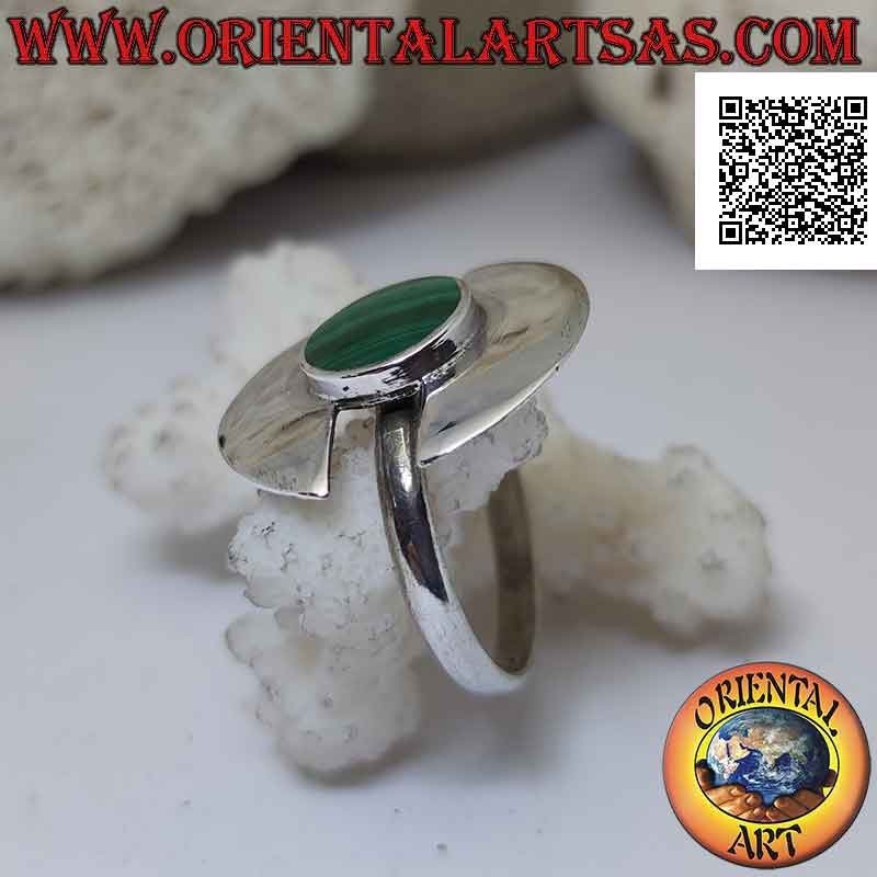 Bague en argent avec malachite ronde au ras du bord sur deux demi-cercles lisses séparés