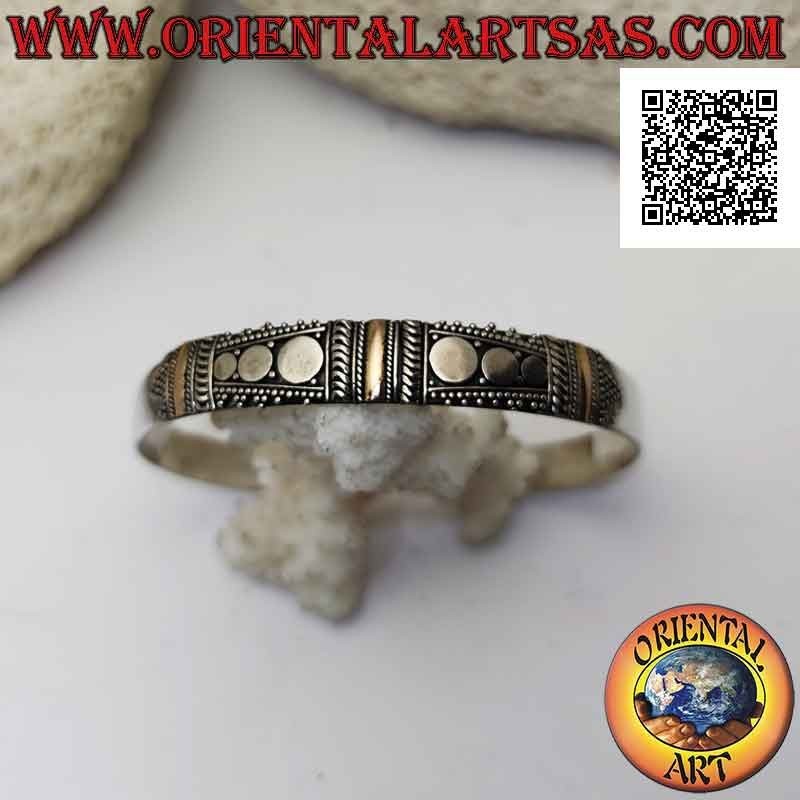 Bracelet rigide en argent 925 ‰ avec 3 plaques en or 14 carats et décoration de clous