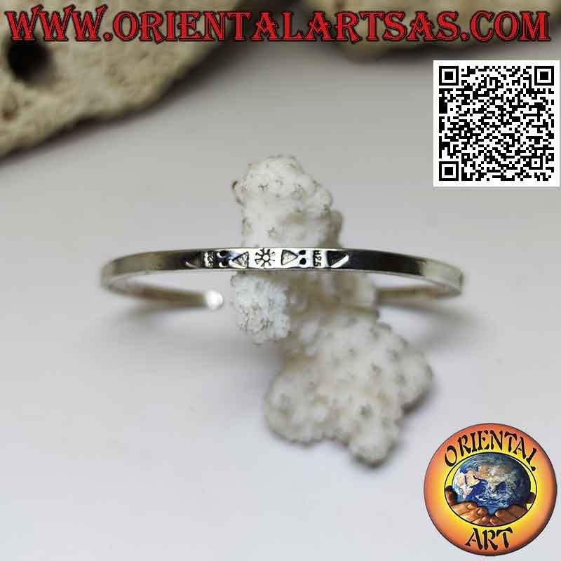 Smooth flat 925 ‰ silver rigid bracelet with engraved hieroglyphs