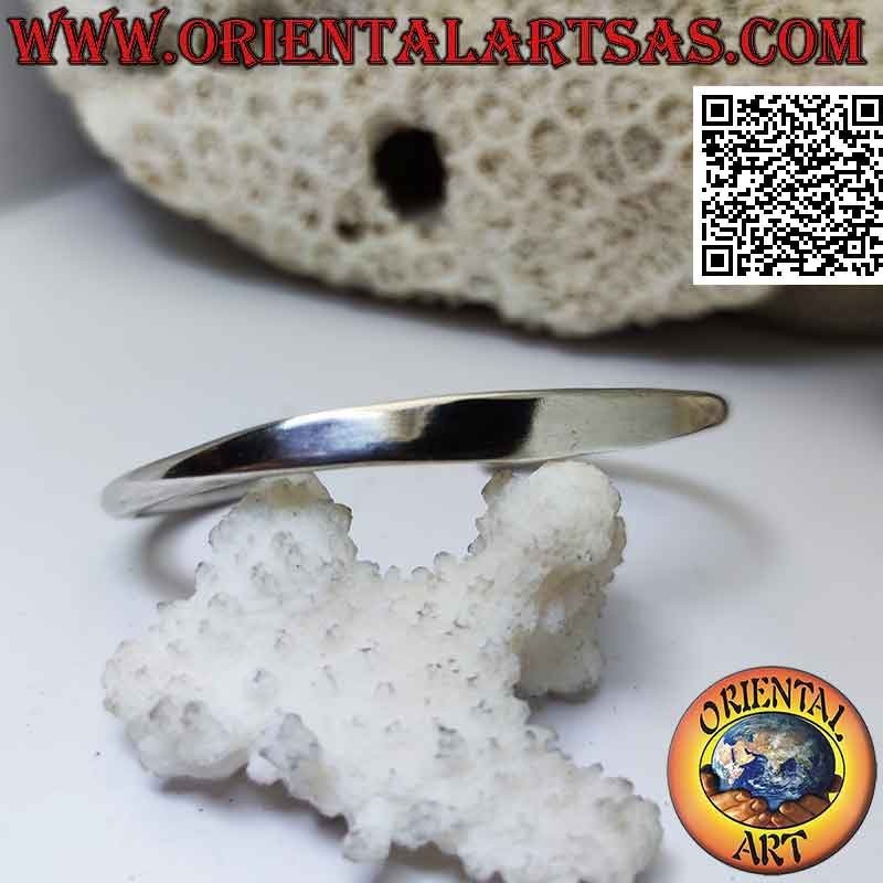 Bracciale rigido in argento 925‰ tubolare liscio schiacciato sul davanti