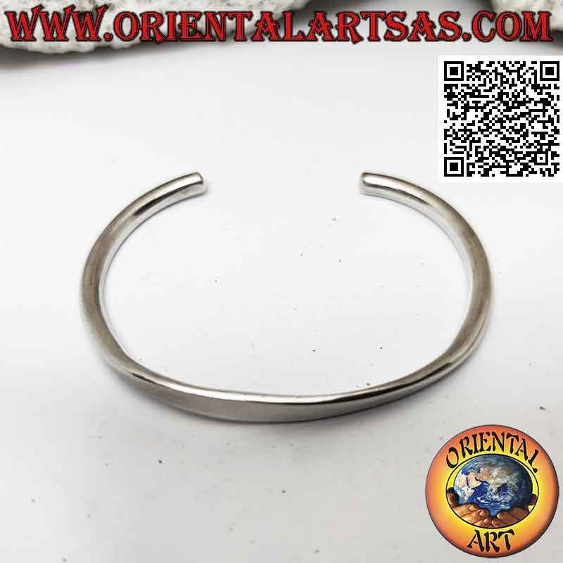 Rigid bracelet in 925 ‰ silver tubular smooth crushed on the front