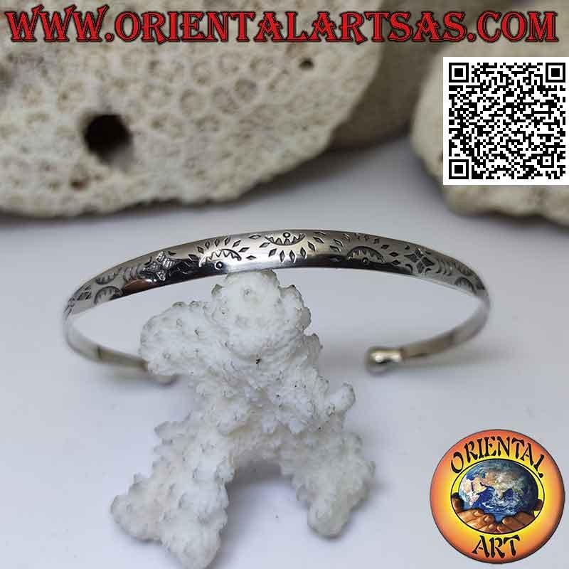 Bracciale rigido in argento 925‰ con mezzo sole tribale inciso a specchio