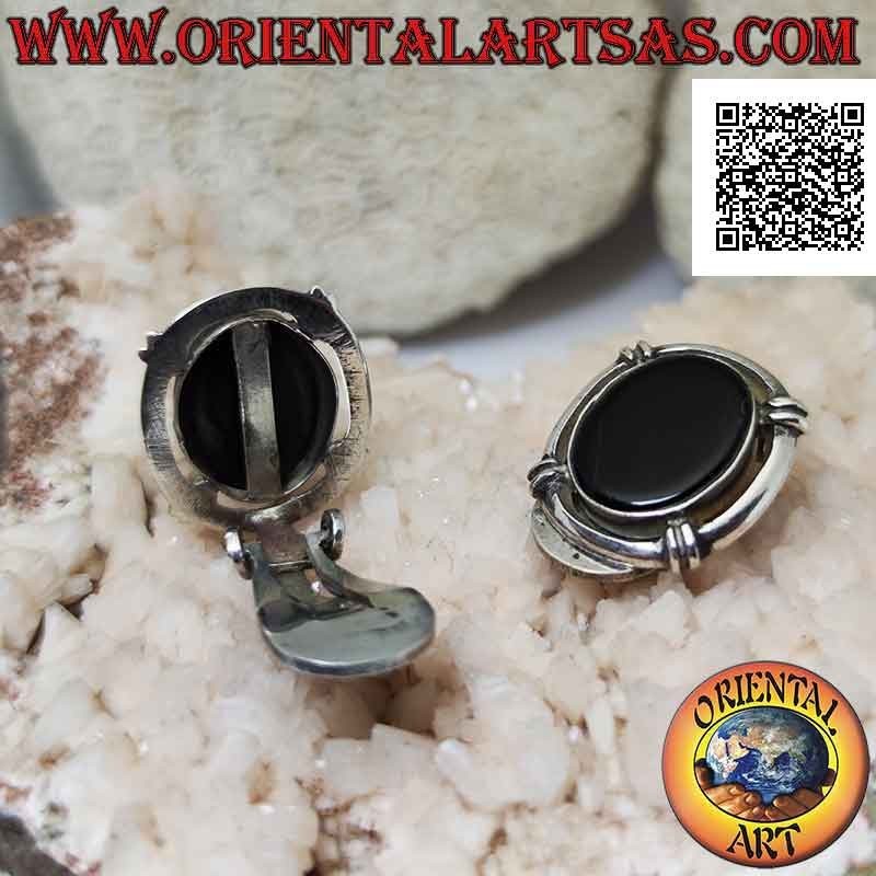 Silver earrings with clip closure with oval onyx surrounded by a ring (without hole)