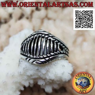 Bague en argent en forme de bouche aux dents pointues