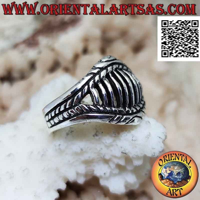 Silver ring in the shape of a sharp-toothed mouth