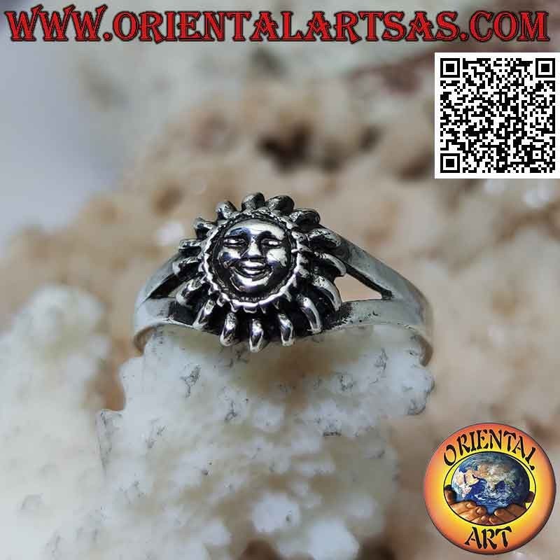 Anillo de plata en forma de sol con cara en forma (pequeña)