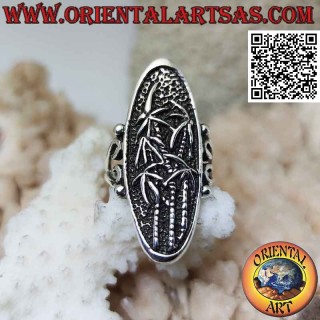 Anillo de plata ovalada con bosque de bambú en bajorrelieve