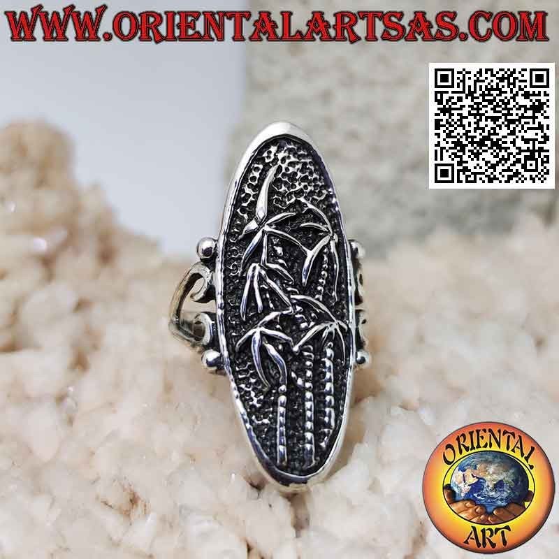 Anillo de plata ovalada con bosque de bambú en bajorrelieve