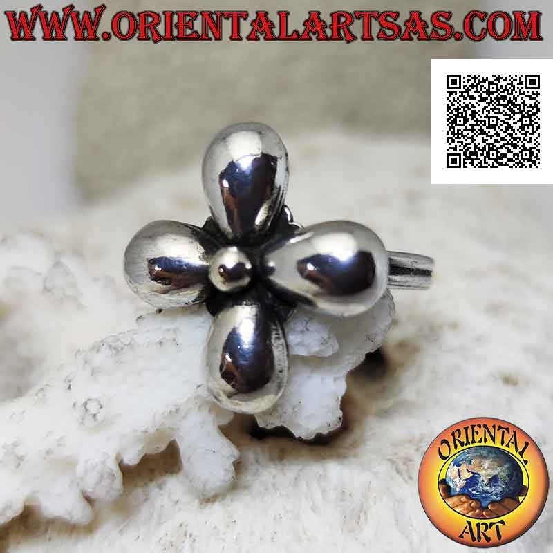 Anello in argento a forma di fiore a quattro petali bombati lisci e pallina centrale