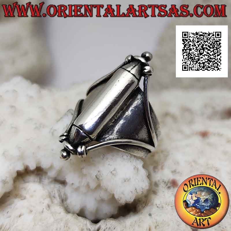 Smooth wide band silver ring with cylinder attached by two lines in relief