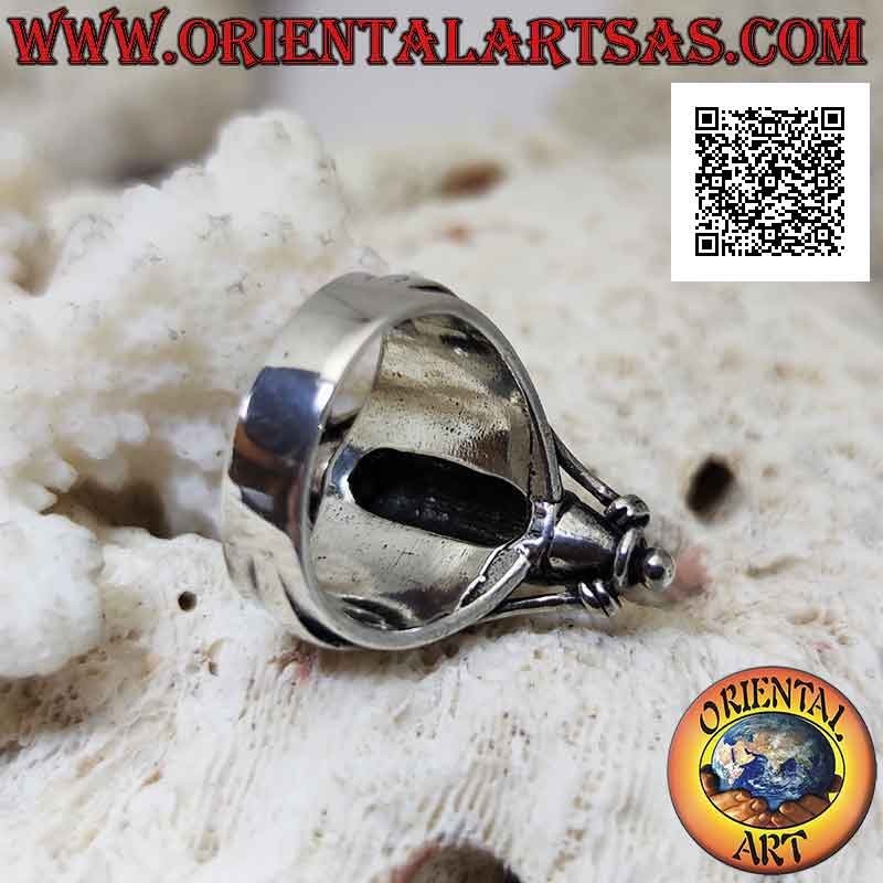 Anello in argento a fascia larga liscio con cilindro agganciato da due linee in rilievo