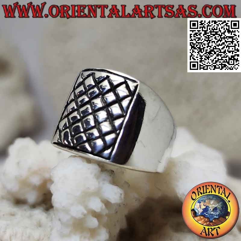 Anillo de plata rectangular liso con grabados cruzados