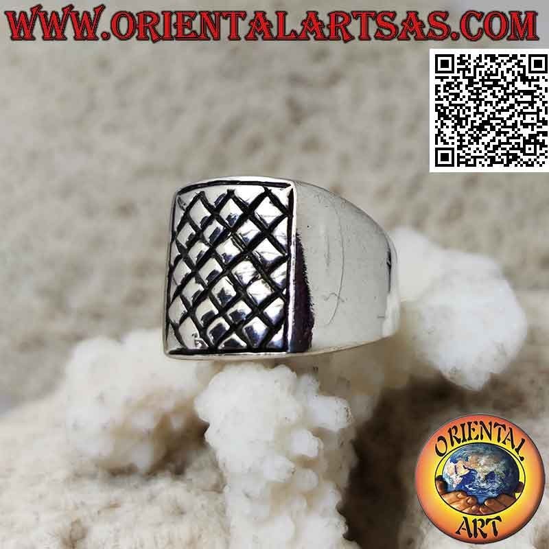 Bague en argent rectangulaire lisse avec gravures croisées
