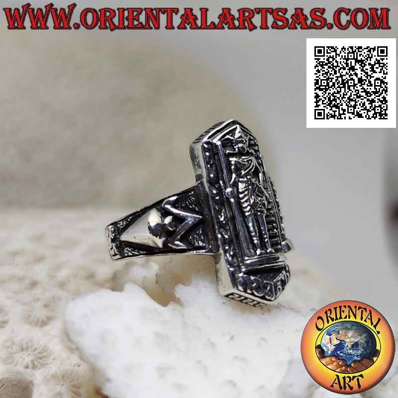 Bague en argent avec Yaksha "le gardien", l'un des 12 gardiens de yak du Wat Phra Kaew à Bangkok