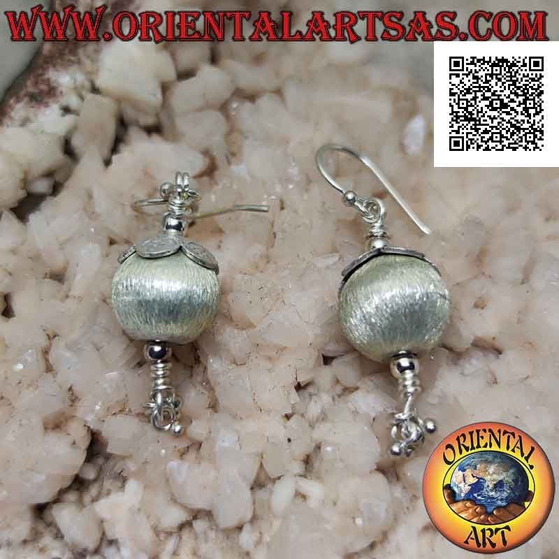Silver earring with satin sphere (pearl style) with cap and pendants