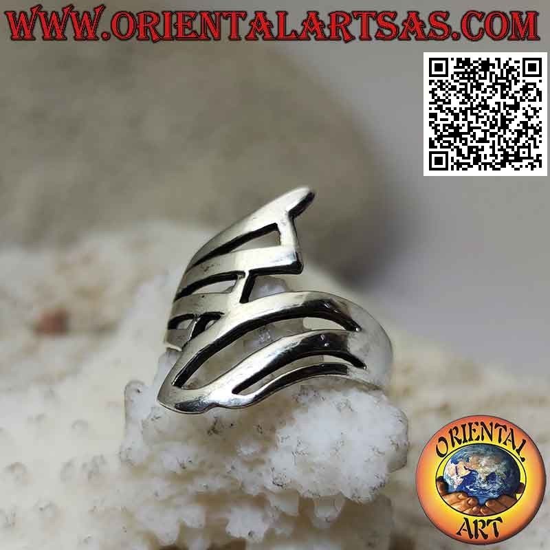 Smooth silver ring with trio of enveloping lines to form openwork