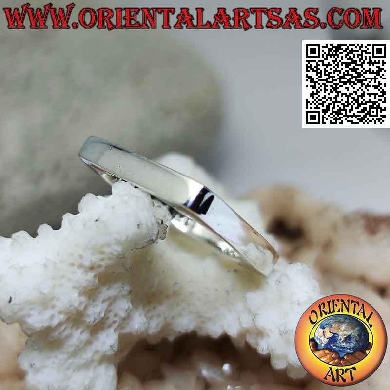 Anillo de plata lisa con banda cuadrada con interior redondo