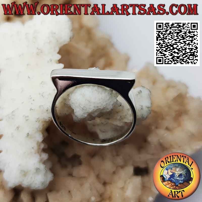 Bague étroite en argent lisse avec rectangle étroit en relief et agrandi