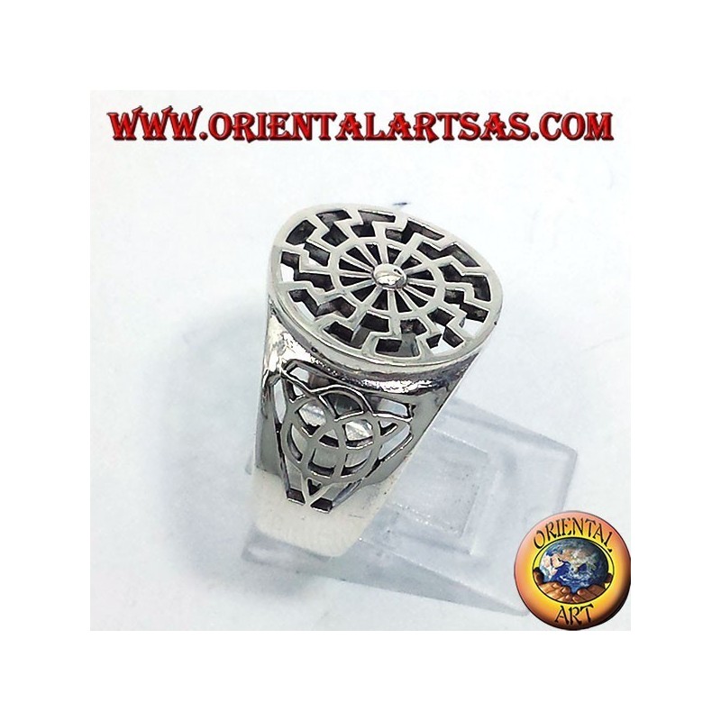anello in argento sole nero con nodo di tyrone