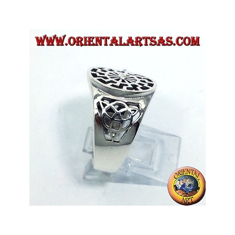 anello in argento sole nero con nodo di tyrone