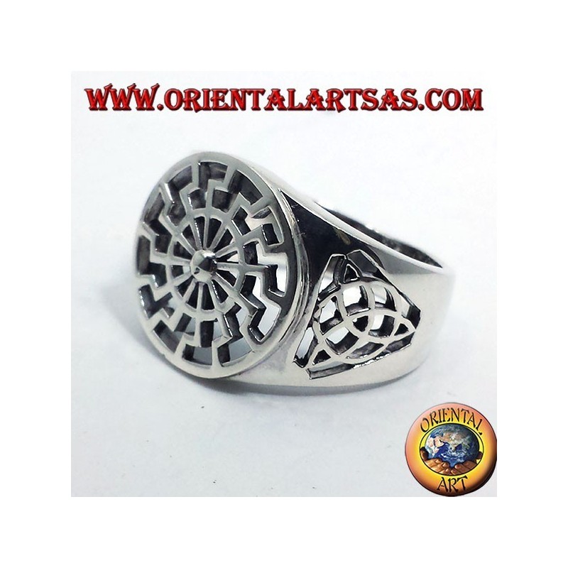 Bague en argent soleil noir avec nœud tyrone