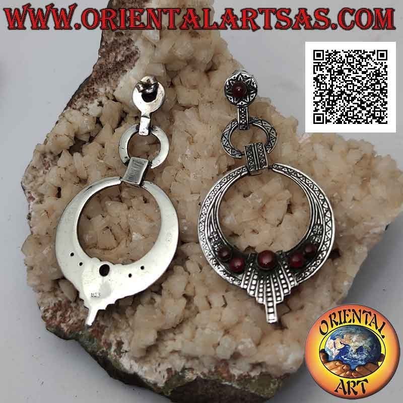 Boucles d'oreilles en argent du lobe au trio de disques de croissance suspendus avec gravures ethniques et cornaline naturelle