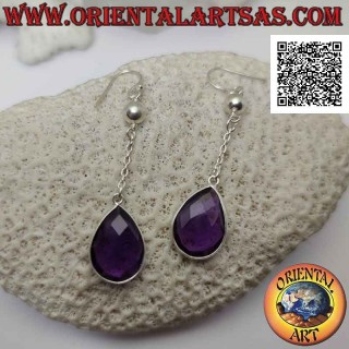 Silberne Hebelohrringe mit facettierten Tropfen aus synthetischem Amethyst, umgeben von einem glatten Rand