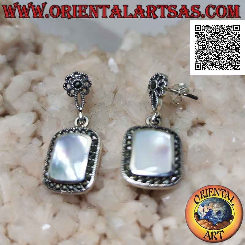 Pendientes de plata con flor de lóbulo y nácar rectangular redondeado rodeado de marcasita