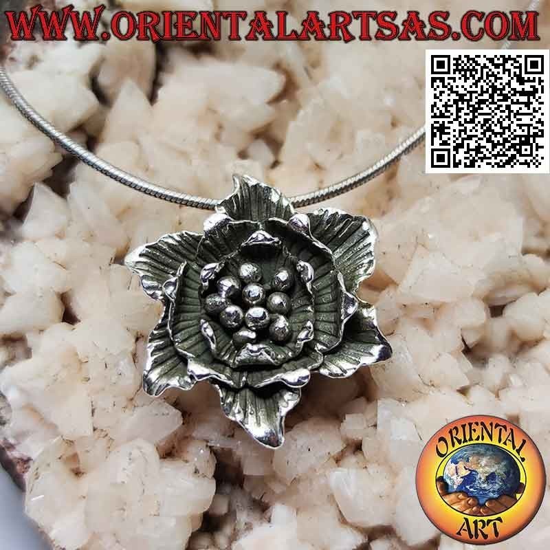 Pendentif en argent en forme de fleur de lotus épanouie (grand)
