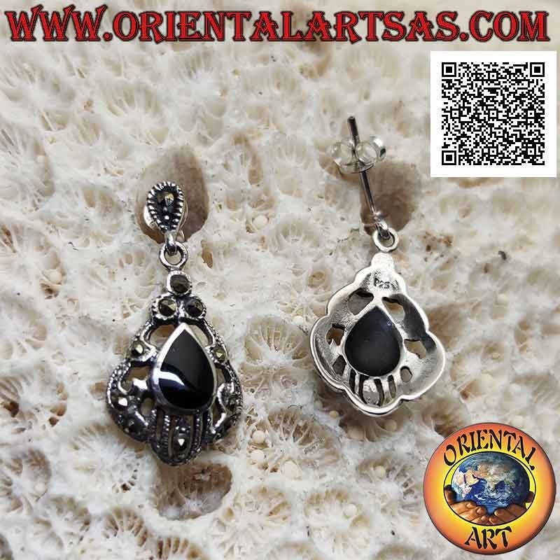 Pendientes de plata con ónix en forma de lágrima rodeados de una decoración envolvente perforada tachonada de marcasita