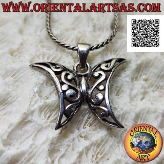 Mariposa colgante de plata con alas en forma de media luna con decoración calada