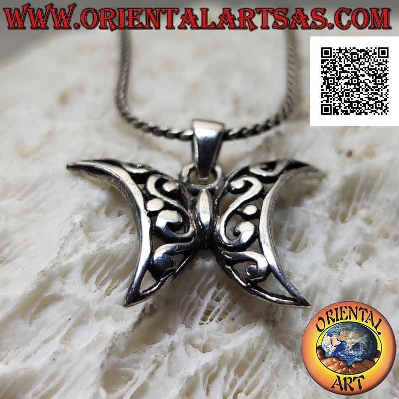 Mariposa colgante de plata con alas en forma de media luna con decoración calada